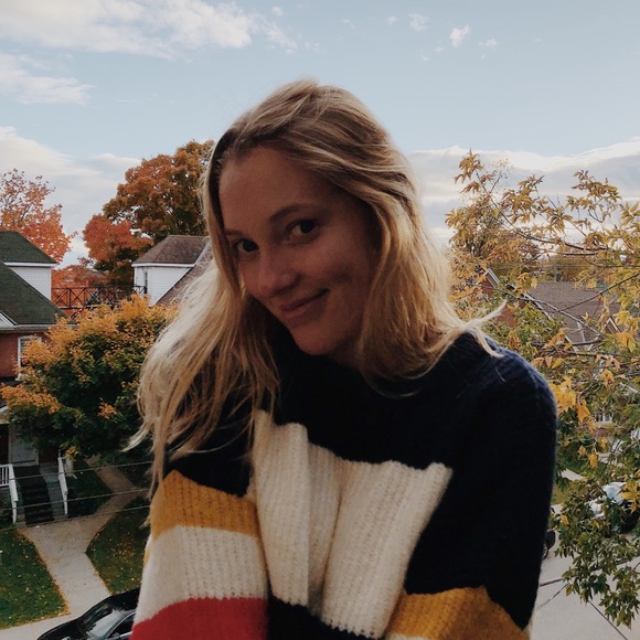 Meet your Posher, Cristina - Picture 1 of 1